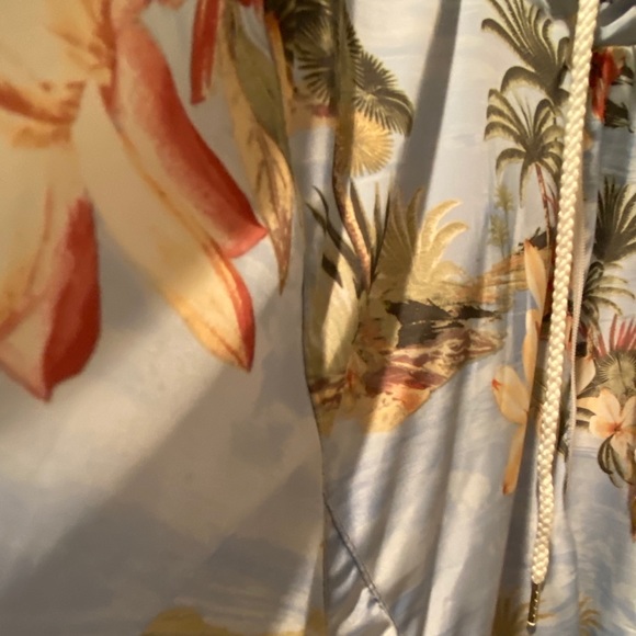 Puffy wind breaker jacket from Forever 21 - Picture 4 of 5